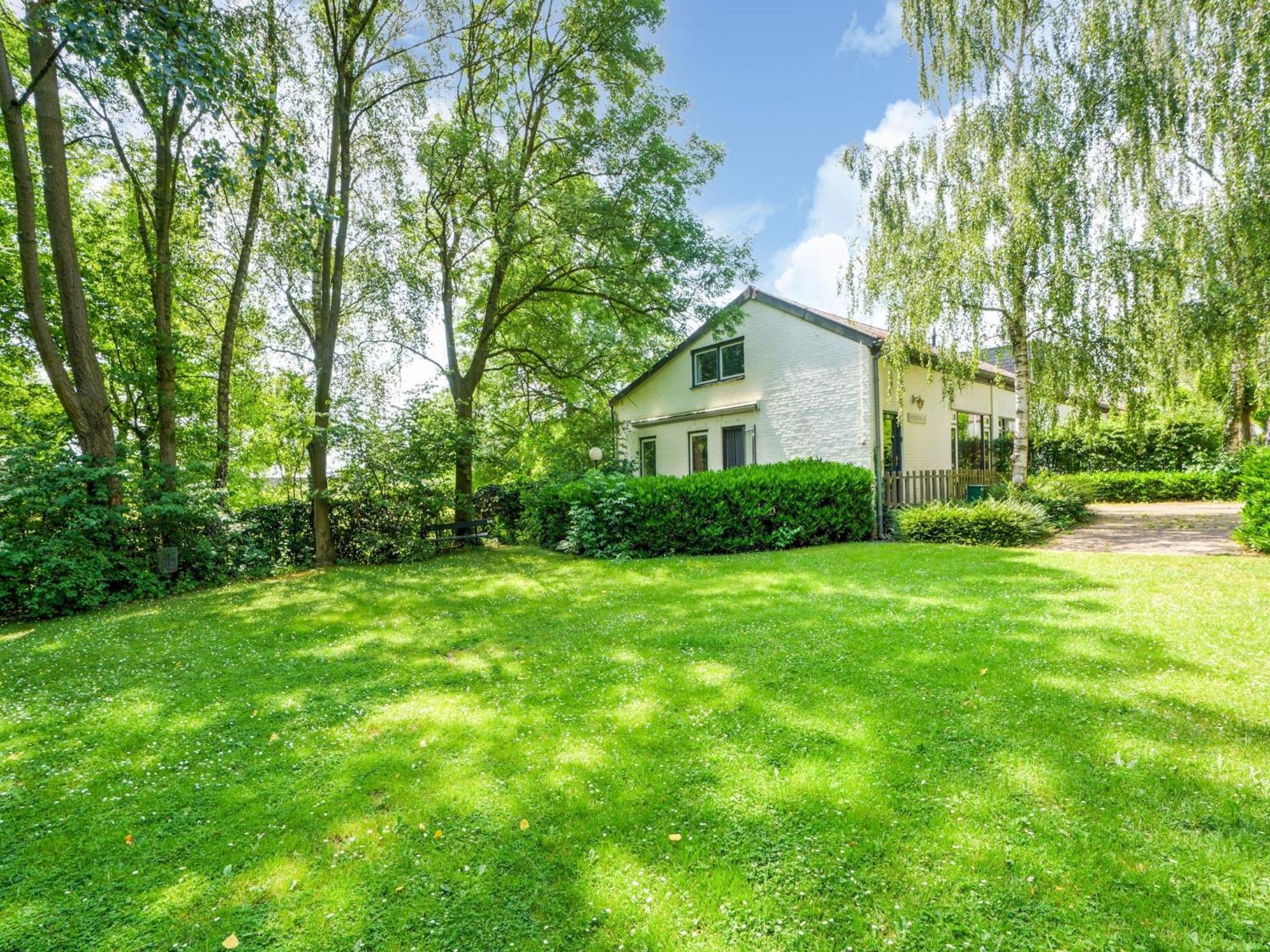 Serene Holiday Home In Ulestraten With Terrace Exterior photo